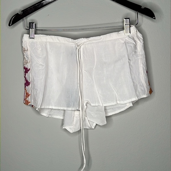 RAGA Anthropologie Embroidered Bohemian Beach Cover-up Shorts White Size Small - Picture 3 of 7